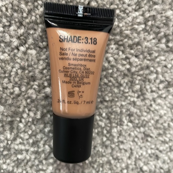 Smashbox Studio Skin 24 Hour Wear Hydrating Foundation - Picture 2 of 3